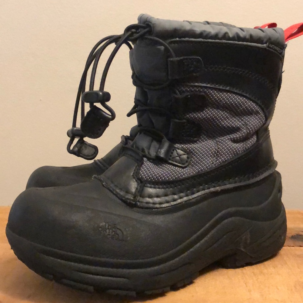 Boys North Face winter boots